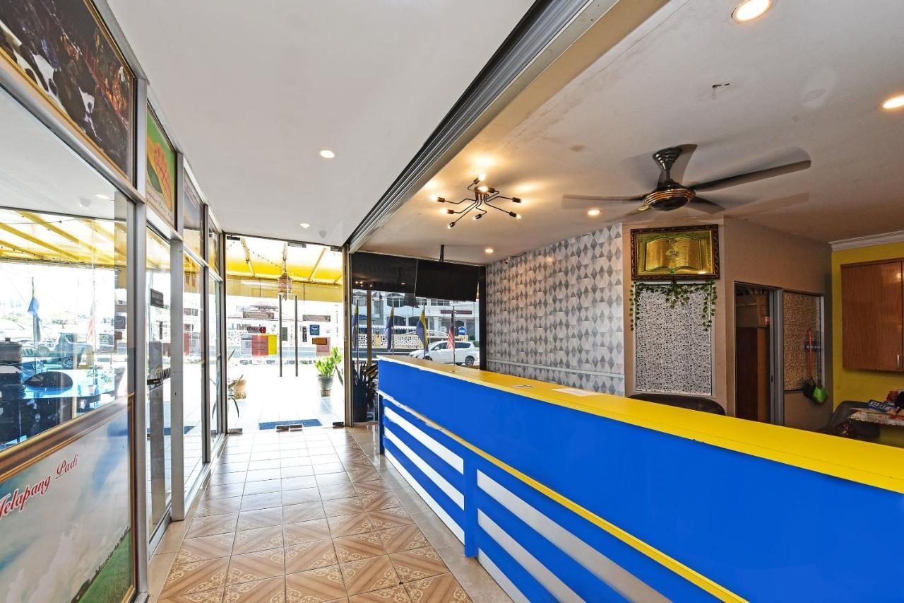 Capital O 90614 Cvia Ummul Hotel Padang Besar Ngoại thất bức ảnh