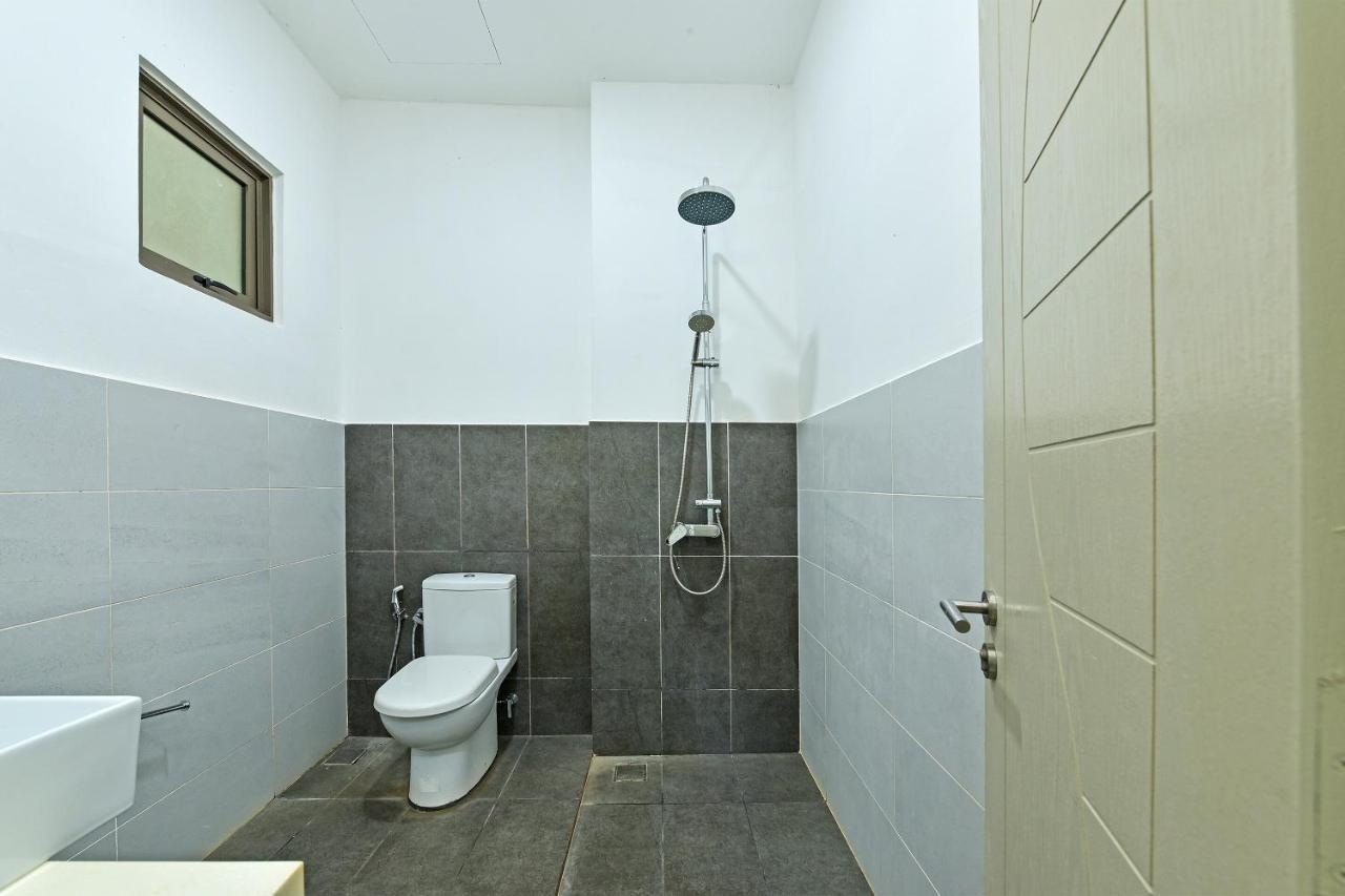 Capital O 90614 Cvia Ummul Hotel Padang Besar Ngoại thất bức ảnh