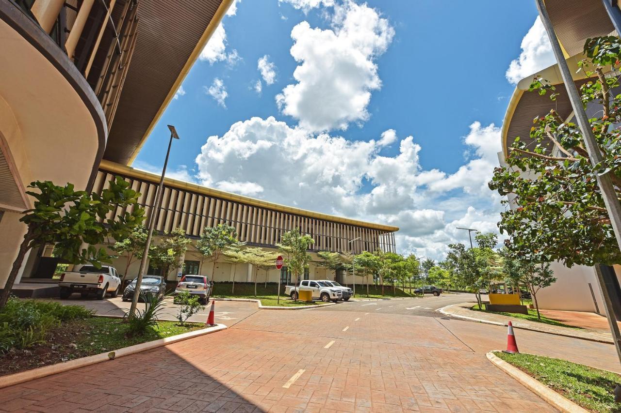 Capital O 90614 Cvia Ummul Hotel Padang Besar Ngoại thất bức ảnh