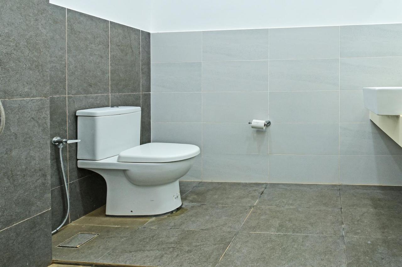 Capital O 90614 Cvia Ummul Hotel Padang Besar Ngoại thất bức ảnh