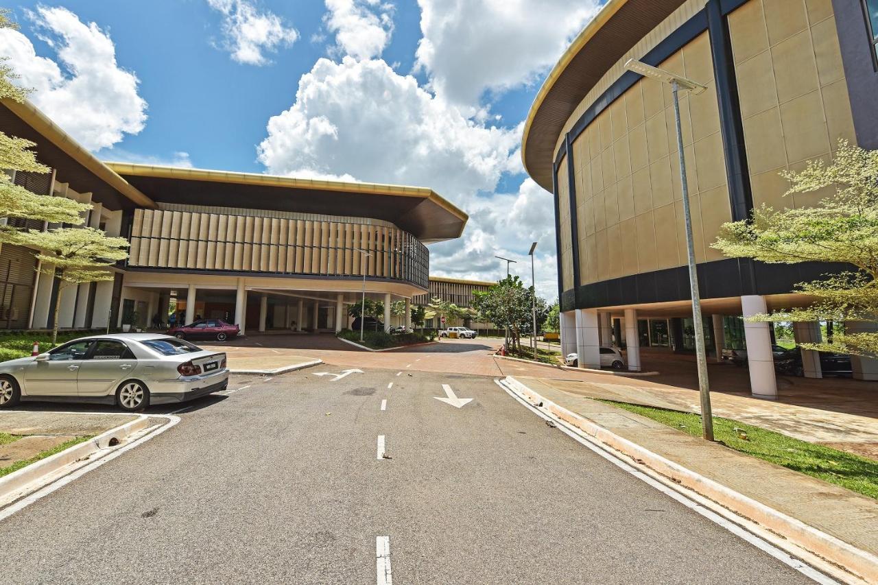 Capital O 90614 Cvia Ummul Hotel Padang Besar Ngoại thất bức ảnh