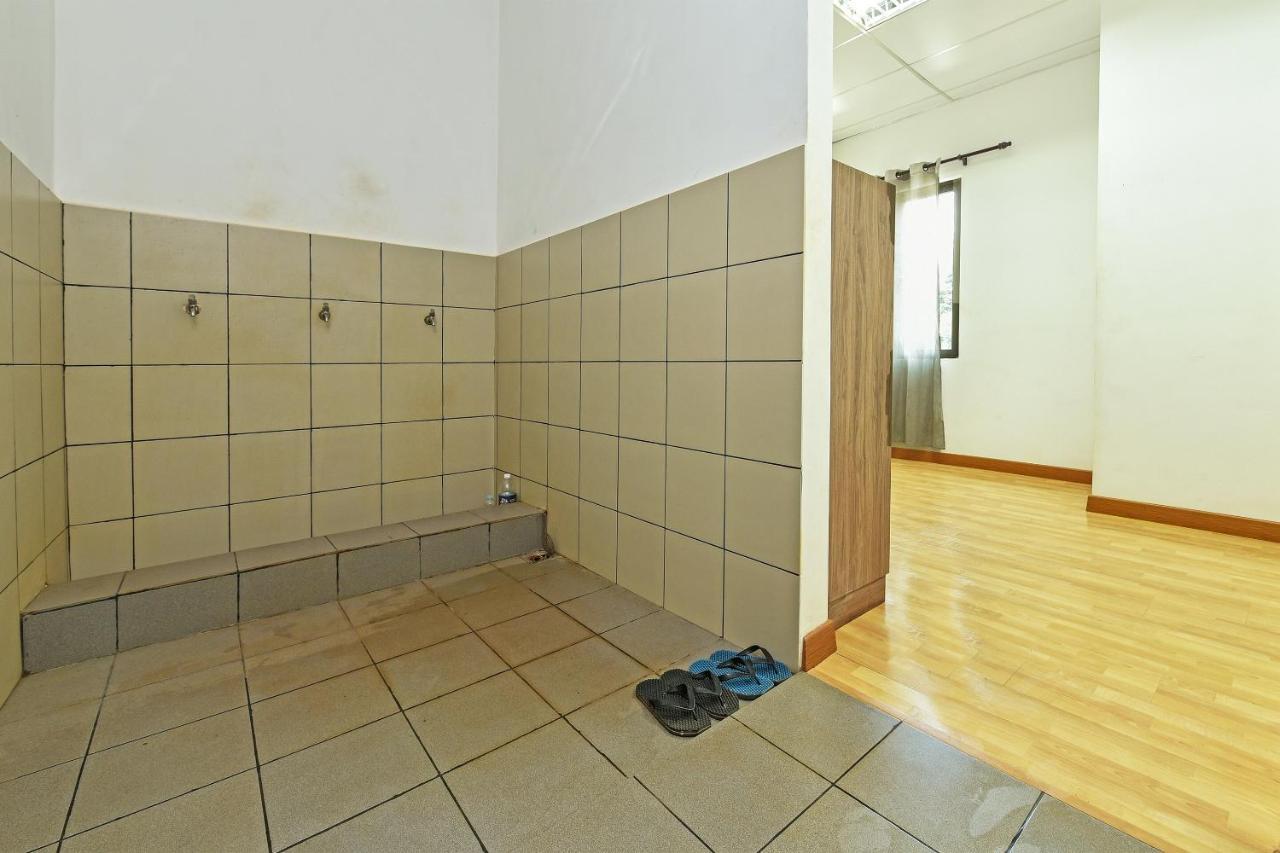 Capital O 90614 Cvia Ummul Hotel Padang Besar Ngoại thất bức ảnh
